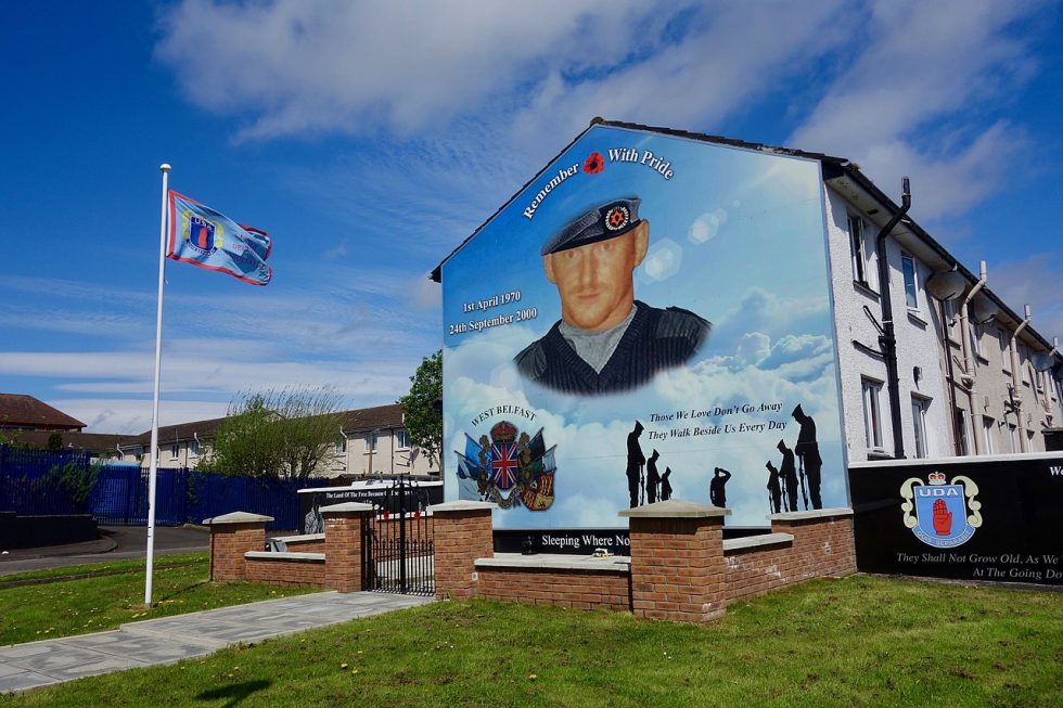 Loyalist Murals - Sightseeing Belfast